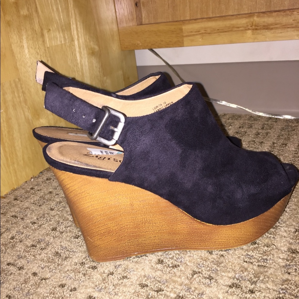 Zigi Soho Black and Wood Pattern Wedges